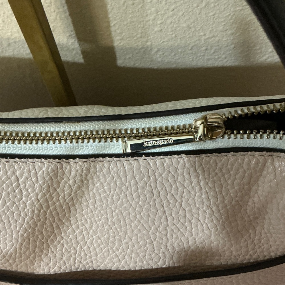 Kate Spade White and Beige Convertible Flap Shoulder Bag (NWTs) - Picture 2 of 3